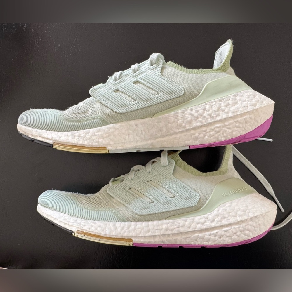 Adidas Ultraboost 22 Running Shoes - Picture 7 of 8